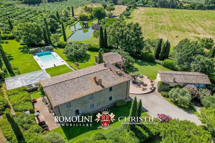 Property located at Villa/Townhouse in Arezzo, Italy