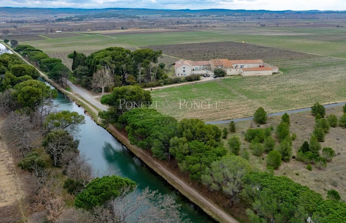Property located at Villa/Townhouse in Narbonne, France