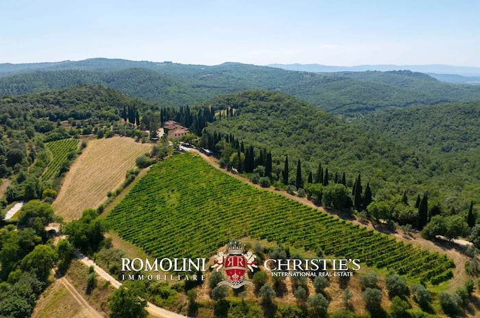 Property located at Vineyard in Arezzo, Italy