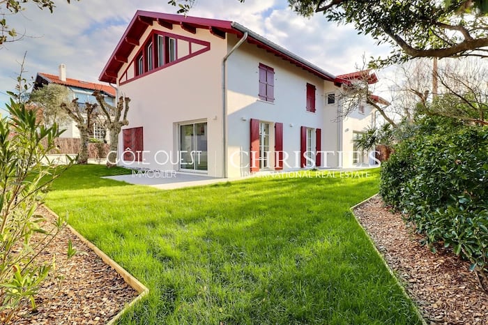 Property located at Villa/Townhouse in Biarritz, France