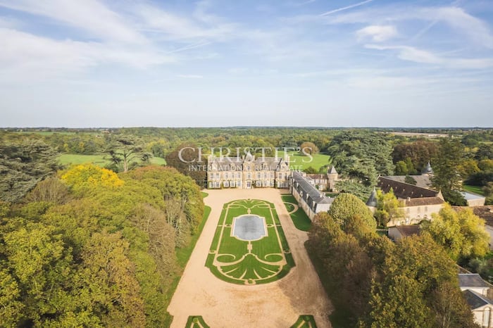 Property located at Chateau in Poitiers, France