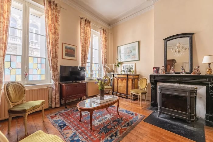 Property located at Villa/Townhouse in Bordeaux, France