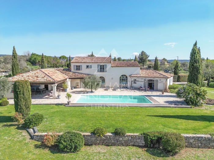 Villa/Townhouse in Aix-en-Provence, France