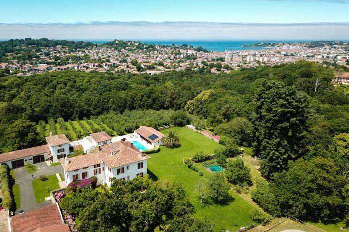 Property located at Villa/Townhouse in Urrugne, France