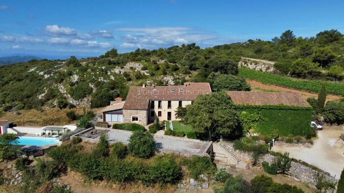 Property located at Villa/Townhouse in Saint-Chinian, France