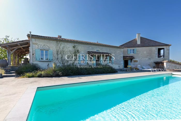 Property located at Villa/Townhouse in Duras, France