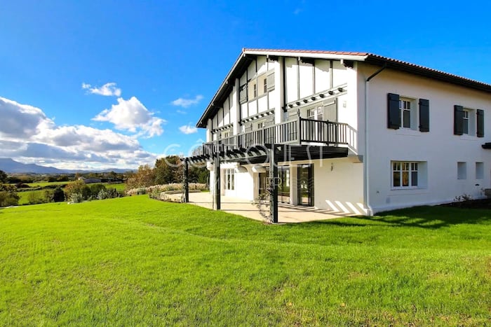 Property located at Villa/Townhouse in Arbonne, France