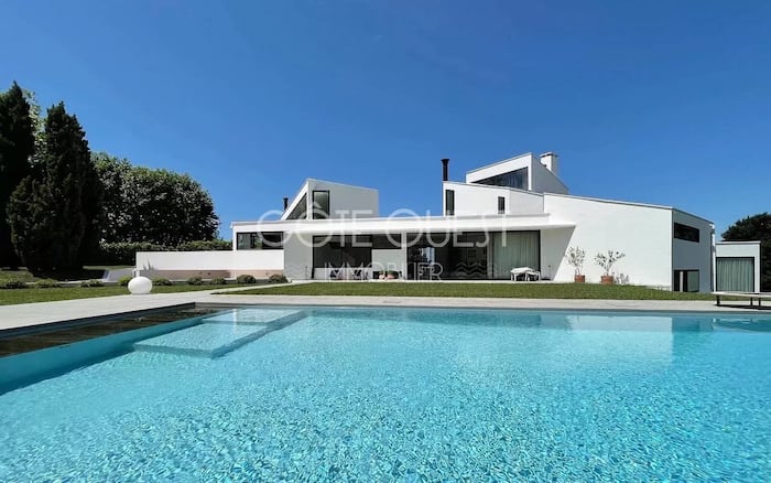 Property located at Villa/Townhouse in Ascain, France