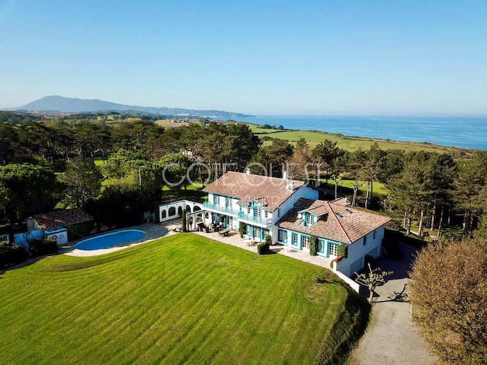 Property located at Villa/Townhouse in Urrugne, France