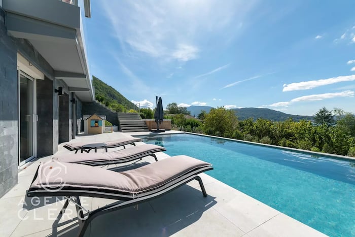 Villa/Townhouse in Annecy-le-Vieux, France
