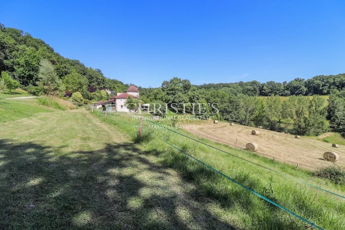 Property located at Villa/Townhouse in Agen, France