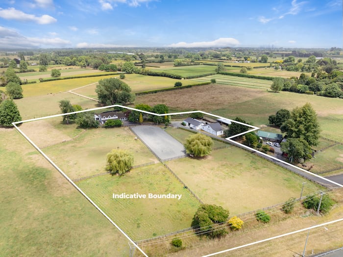 Property located at Horse Property in Tamahere, New Zealand