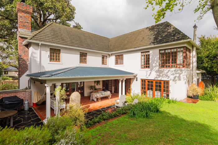 Property located at Single Family Home/House in Rondebosch, South Africa