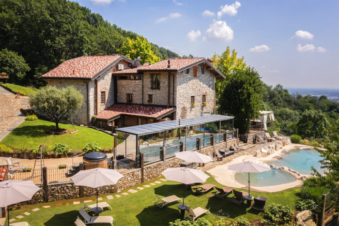Property located at Villa/Townhouse in Alzano Lombardo, Italy