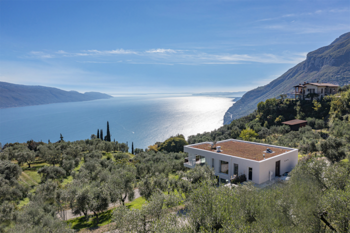 Property located at Villa/Townhouse in Tignale, Italy
