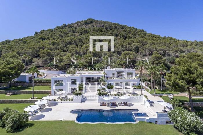 Villa/Townhouse in Santa Eulalia, Spain