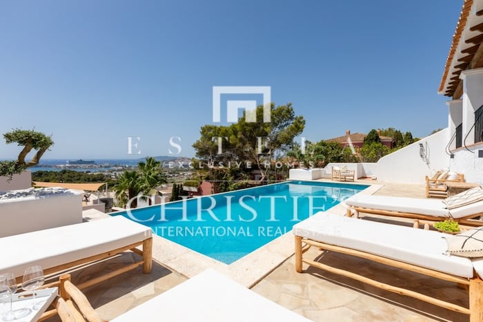 Villa/Townhouse in Santa Eulalia, Spain