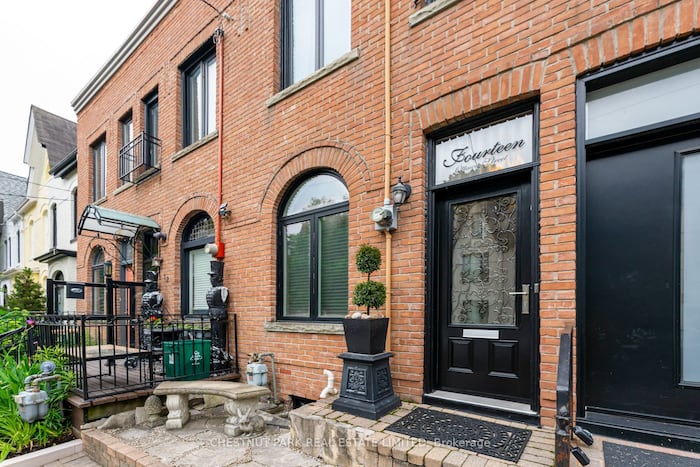Villa/Townhouse in Toronto, Canada