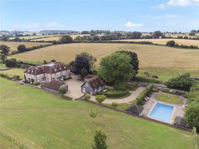 Single Family Home/House in Hampshire, United Kingdom