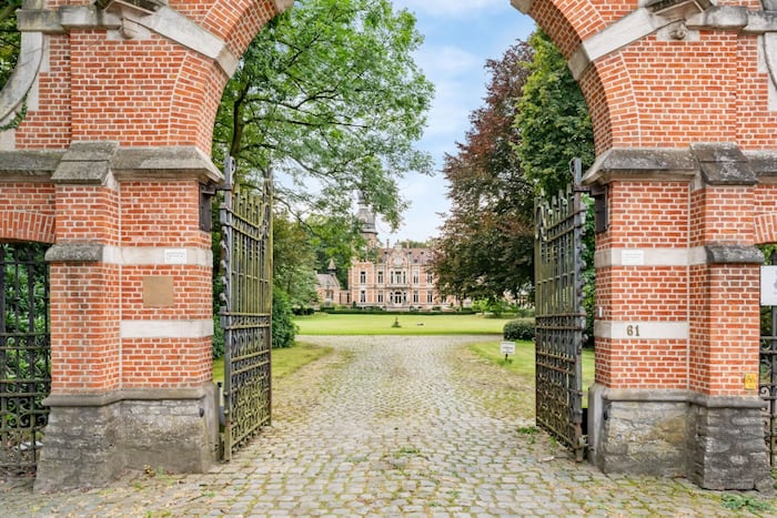 Property located at Villa/Townhouse in Kapellen, Belgium