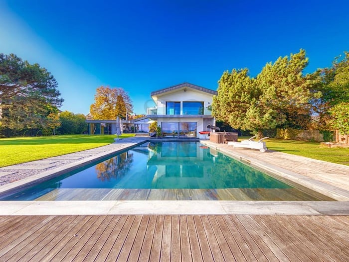 Property located at Villa/Townhouse in St-Sulpice VD, Switzerland