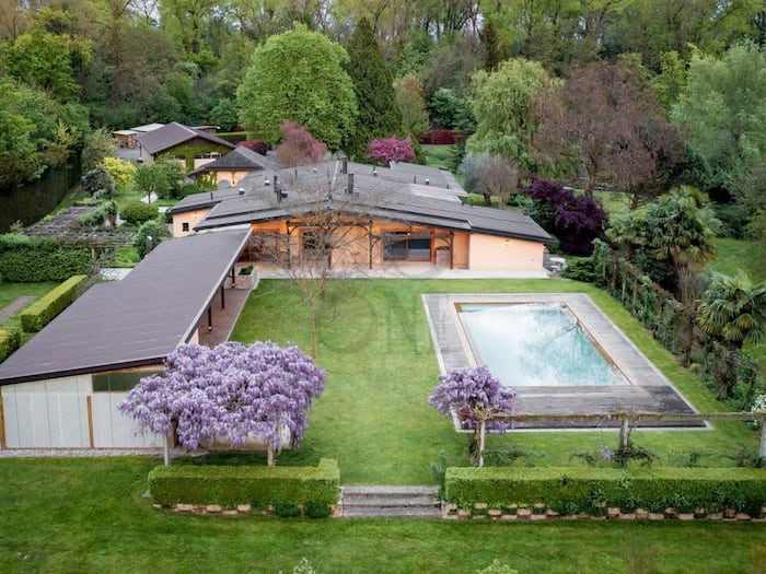 Property located at Villa/Townhouse in PrÃ©verenges, Switzerland